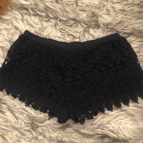 ⭐️Buy 1 get 1 FREE⭐️ Black lace festival shorts - Picture 5 of 6